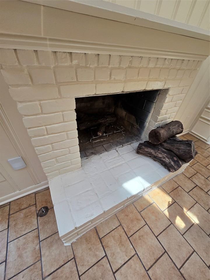 6517 Happy Ln - Photo 3 of 29