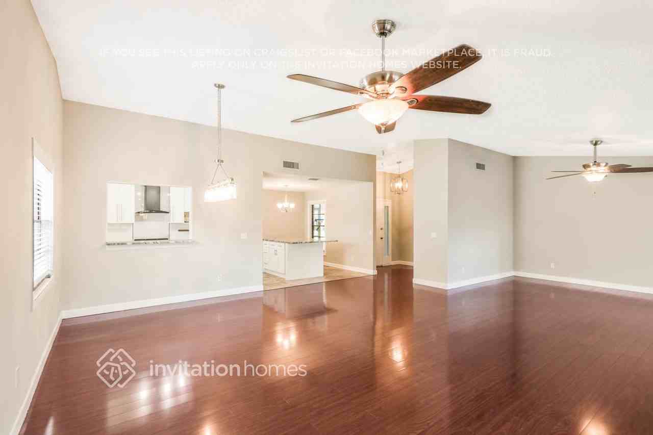 6708 Commodore Way - Photo 7 of 31