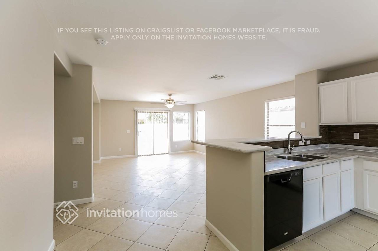 2035 S 83rd Ln - Photo 5 of 16