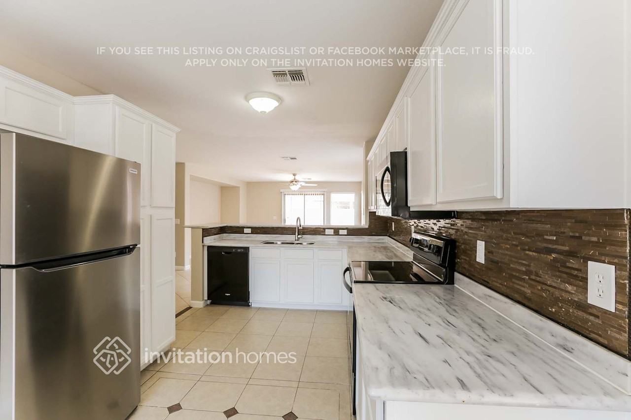 2035 S 83rd Ln - Photo 6 of 16