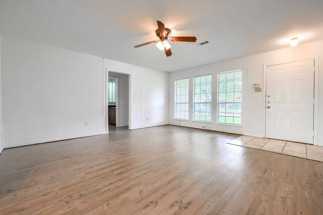 9661 Limestone Dr - Photo 5 of 19