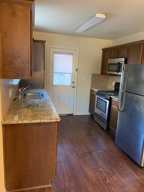 714 Parkplace Rdg - Photo 2 of 15