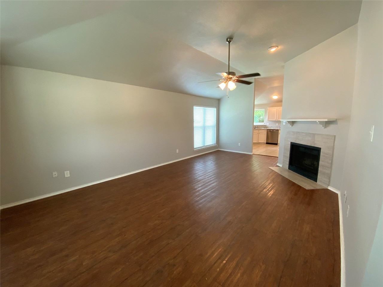 2316 Dalewood Ln - Photo 4 of 10