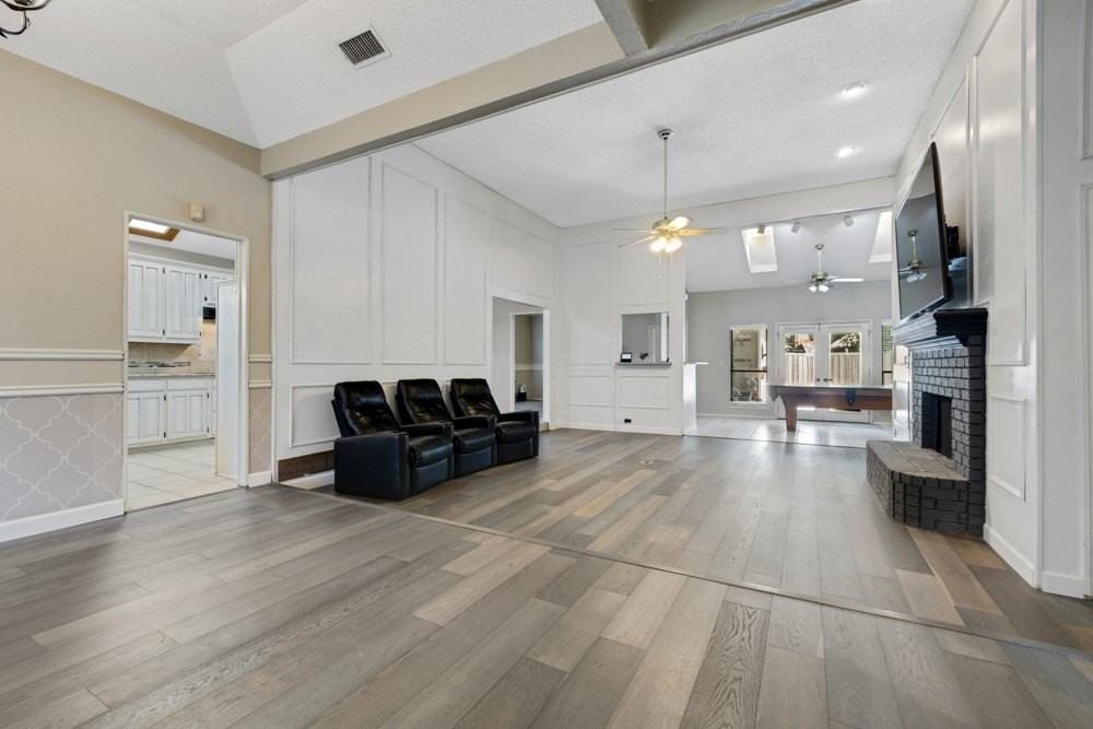 901 Green Brook Dr - Photo 4 of 30