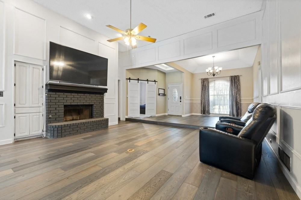 901 Green Brook Dr - Photo 6 of 30