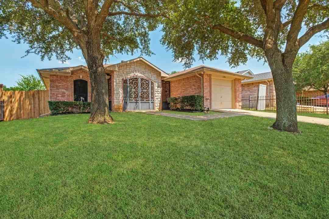 3104 Caballero Cir - Photo 2 of 12