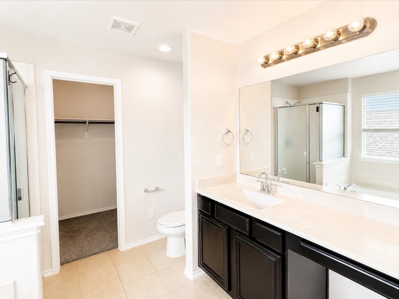 2301 Rodgers Ln - Photo 4 of 26