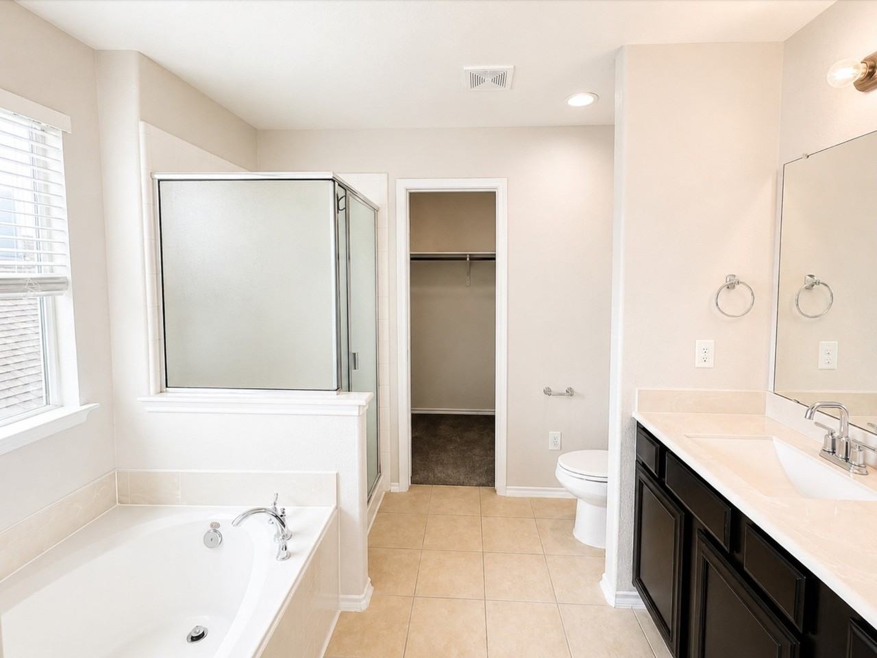 2301 Rodgers Ln - Photo 5 of 26