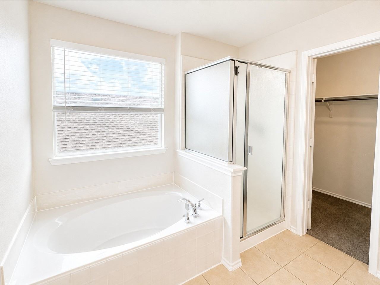 2301 Rodgers Ln - Photo 6 of 26