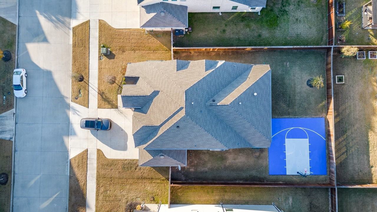 7470 Sanctuary Dr - Photo 2 of 37