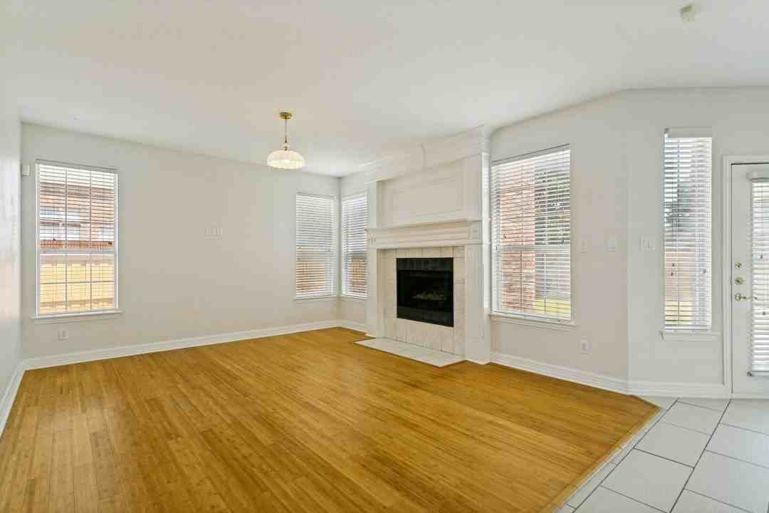 8512 Mesa Verde Dr - Photo 4 of 12