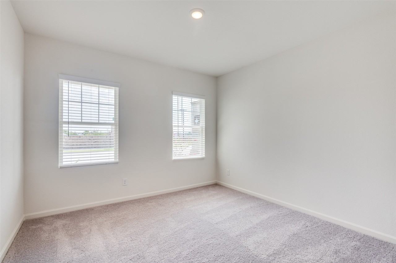 8201 Bufflehead Dr - Photo 5 of 12