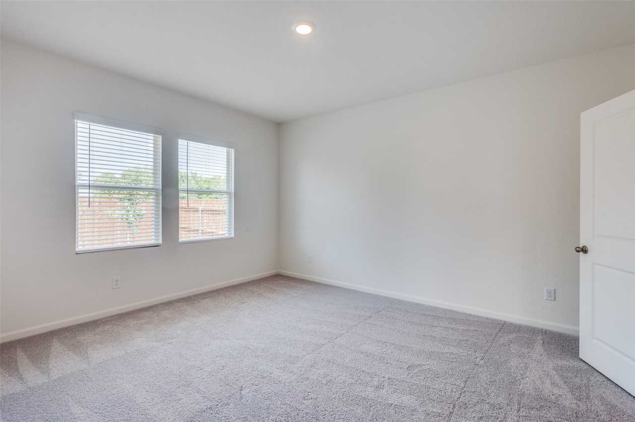 8201 Bufflehead Dr - Photo 6 of 12