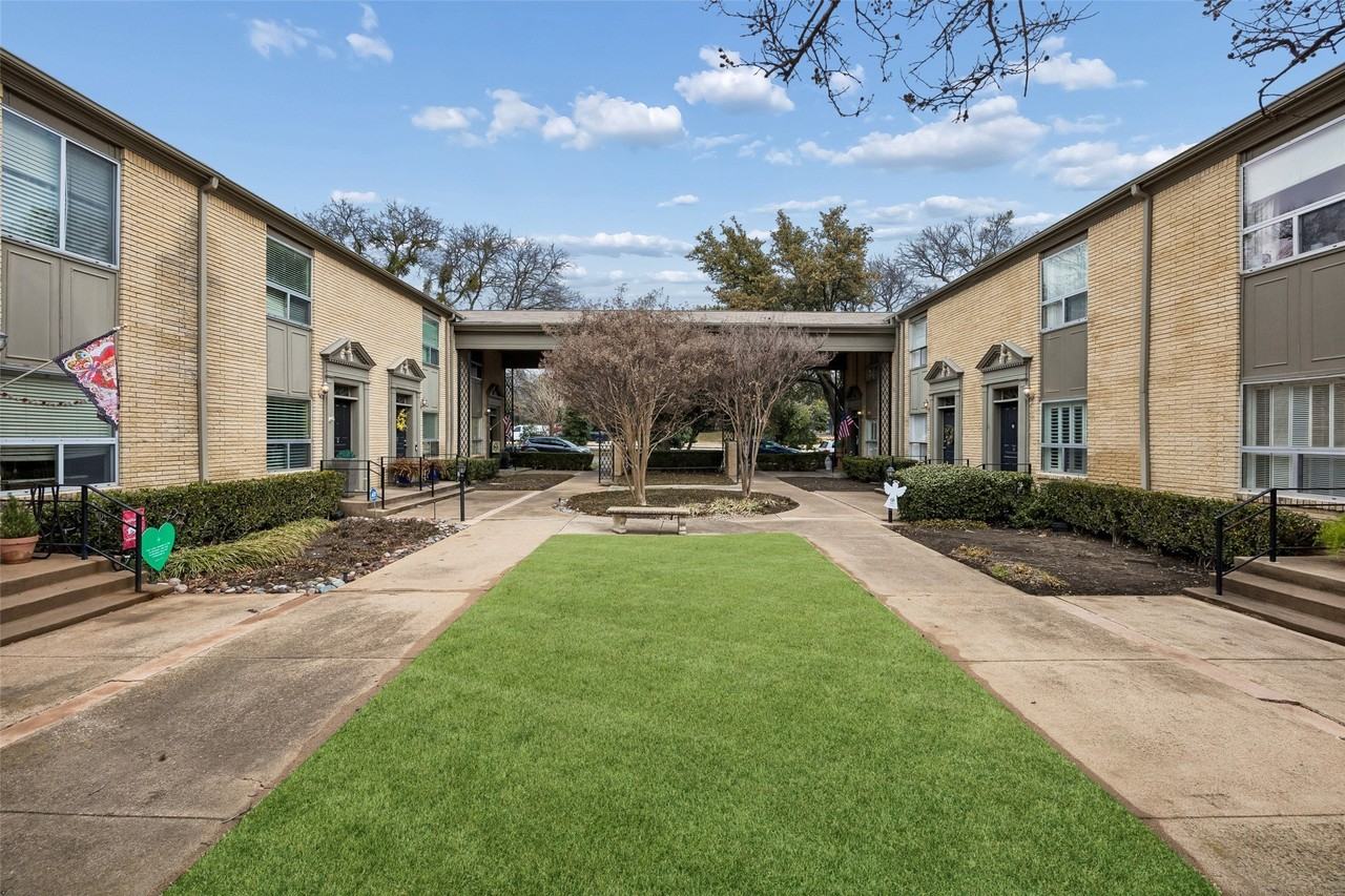 7506 W Northwest Hwy #2 - Photo 4 of 29