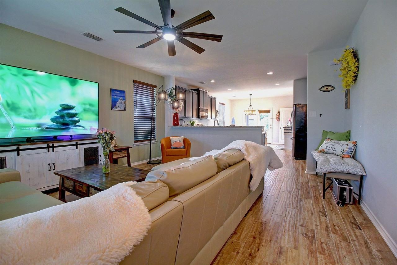 1409 Ellis Ln - Photo 6 of 25