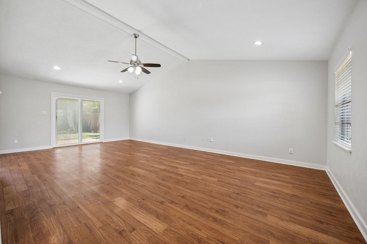 1313 Woodland Ct - Photo 5 of 27