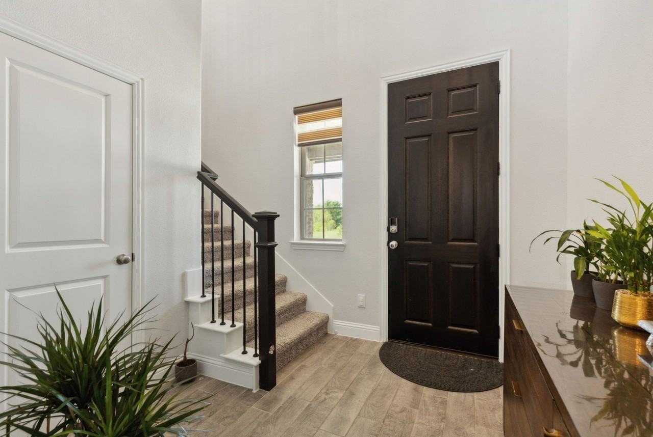 3640 Lillian Ct - Photo 4 of 38