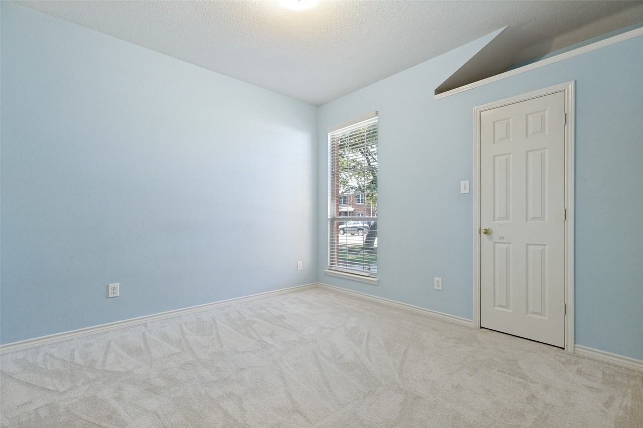 1524 Summerfield Dr - Photo 7 of 12