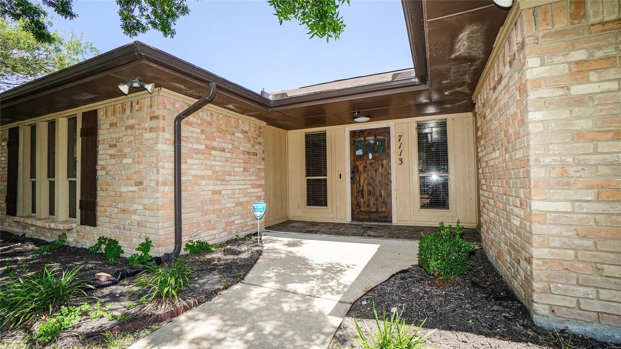 7113 Ridgeview Dr - Photo 4 of 26