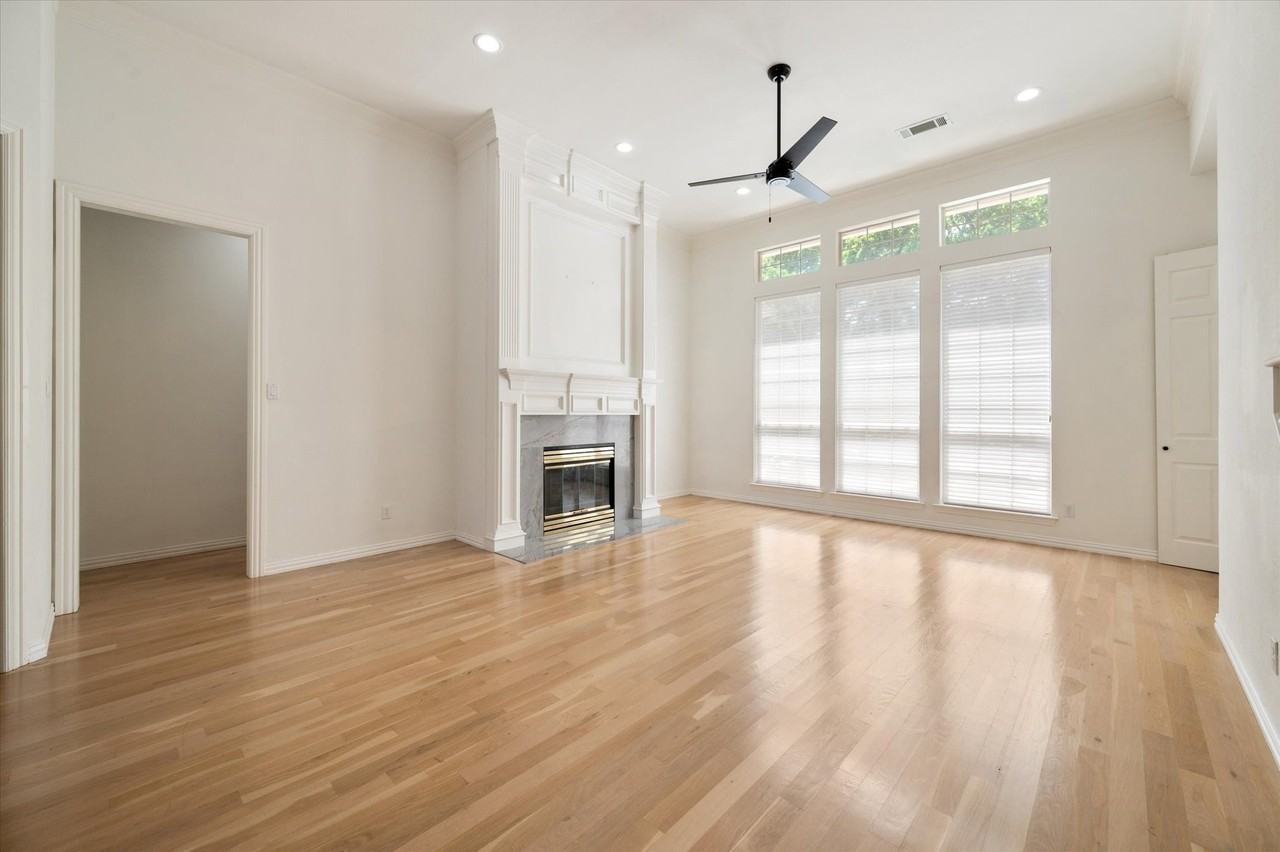 1004 Chimney Hill Trl - Photo 7 of 37