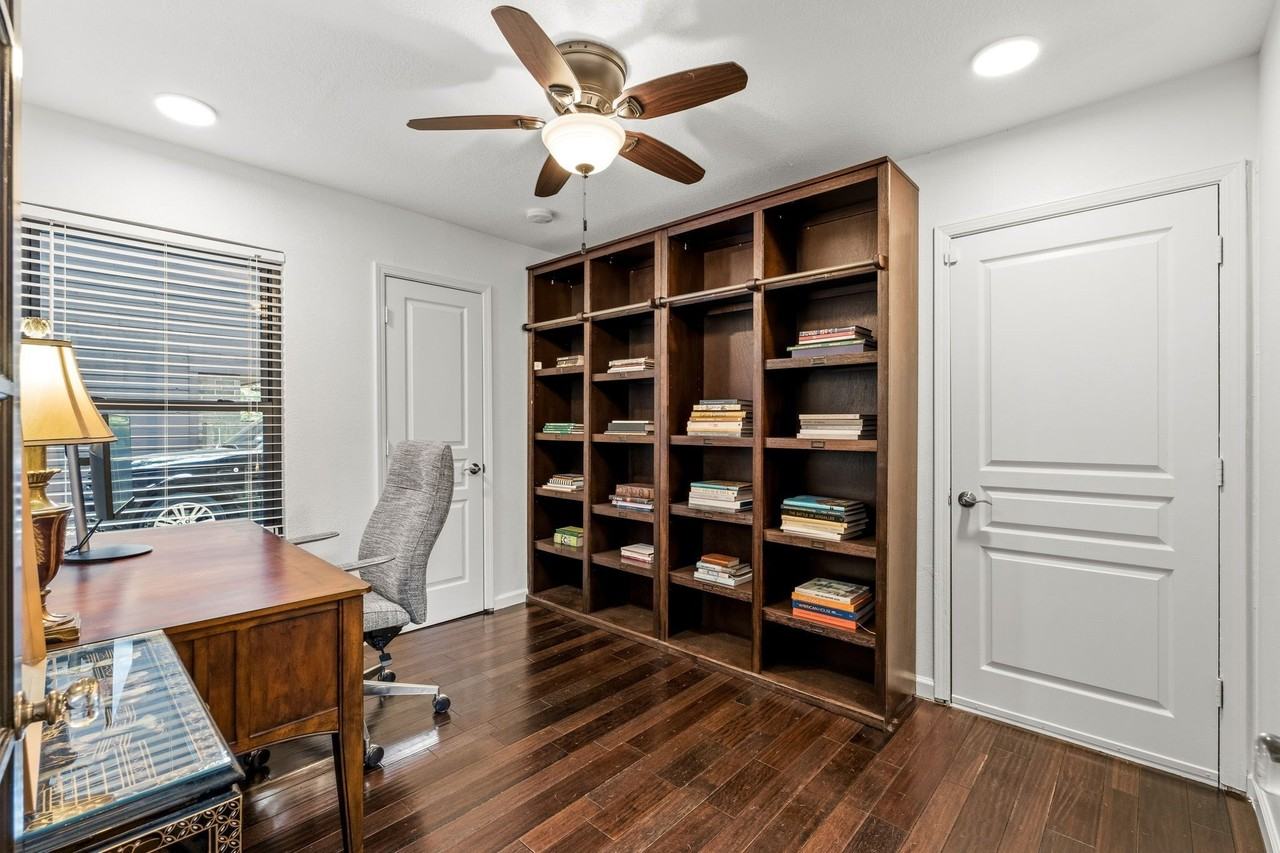 6124 Summer Creek Cir - Photo 7 of 39