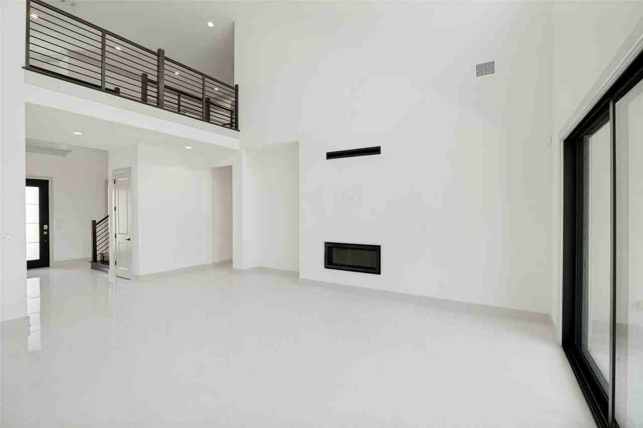 10347 Indigo Bush Ln - Photo 4 of 36