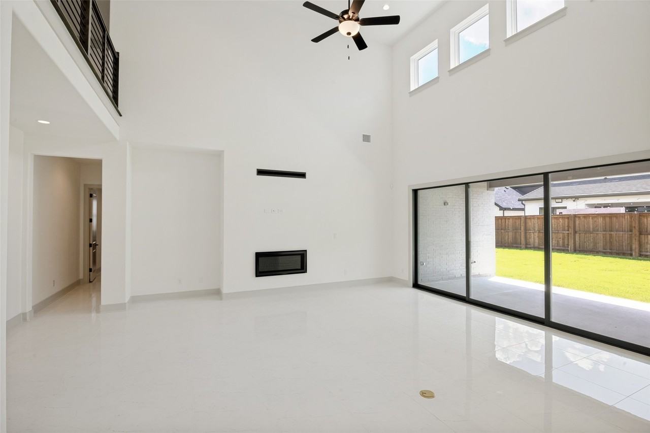 10347 Indigo Bush Ln - Photo 5 of 36