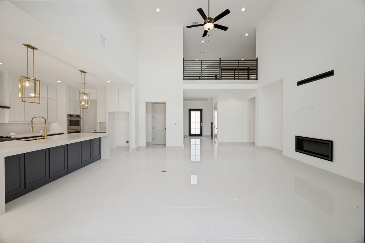 10347 Indigo Bush Ln - Photo 6 of 36