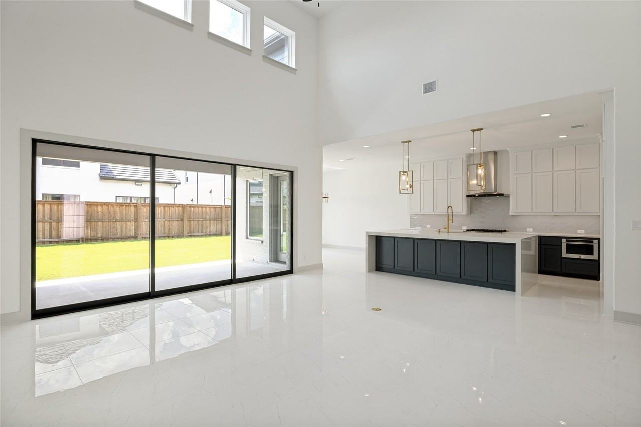 10347 Indigo Bush Ln - Photo 7 of 36