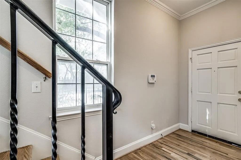 5720 La Vista Dr - Photo 3 of 22