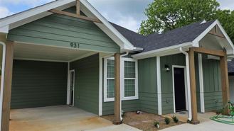 931 W Elm St - Photo 1 of 1