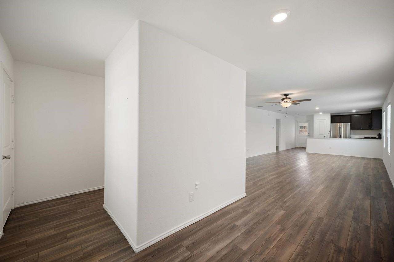 7509 Gray Wolf Ln - Photo 5 of 27