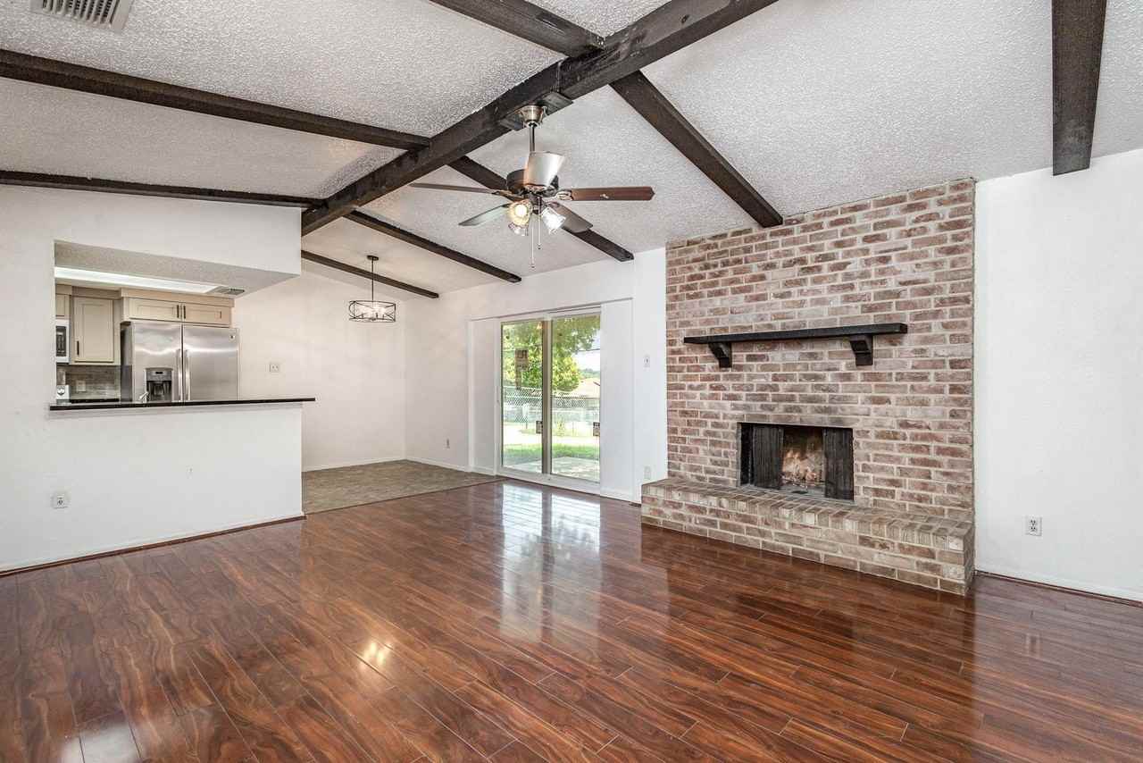 1506 Duet Dr - Photo 2 of 7