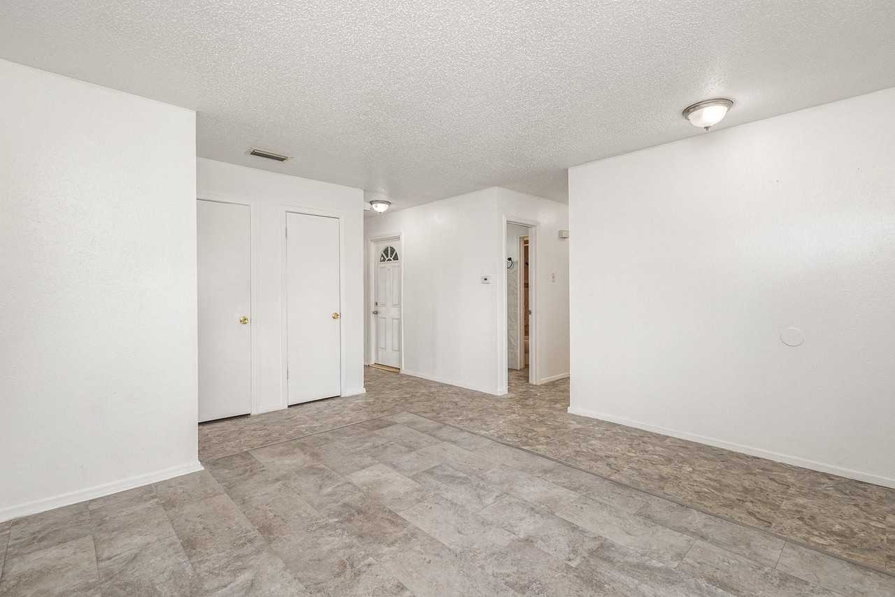 1506 Duet Dr - Photo 5 of 7