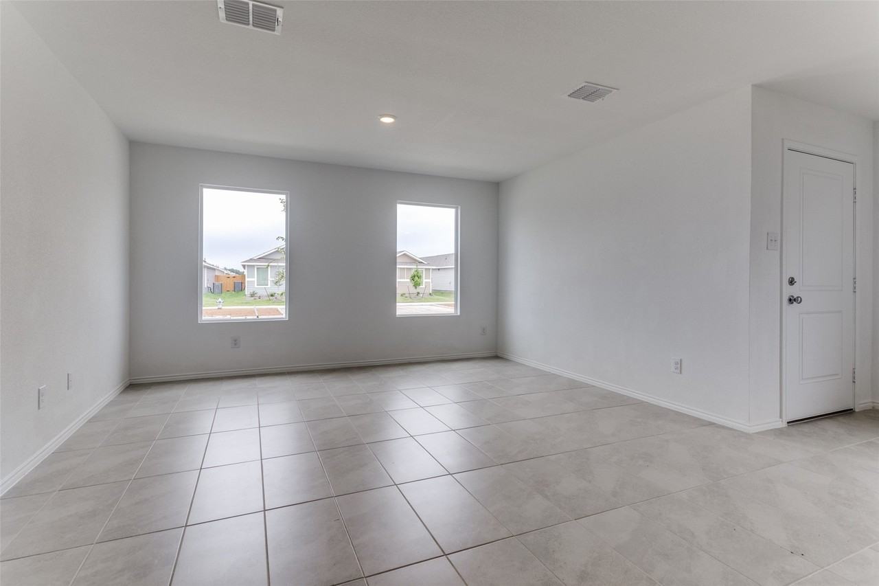 119 Sunflower St - Photo 4 of 21