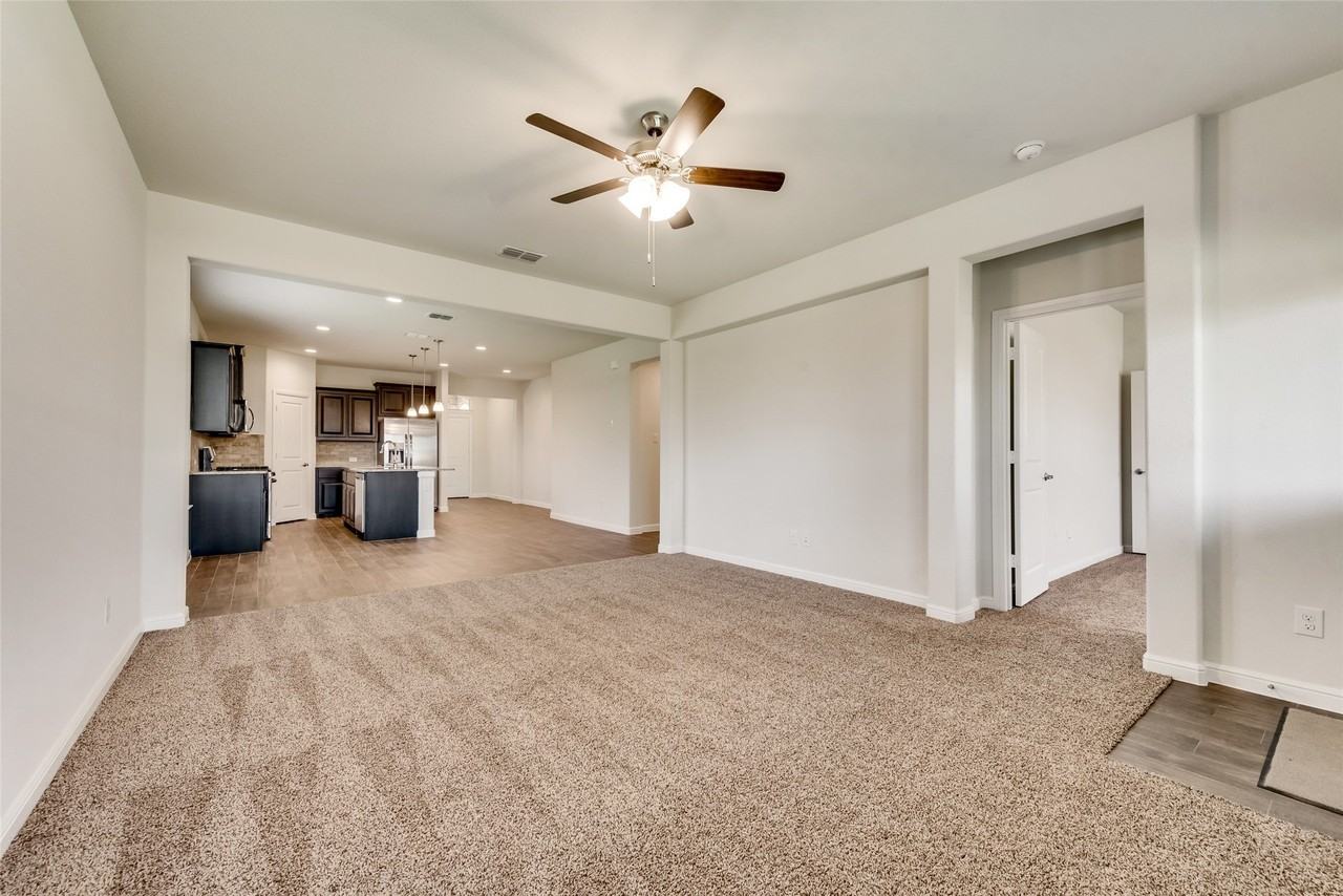 415 Helm Ln - Photo 6 of 19
