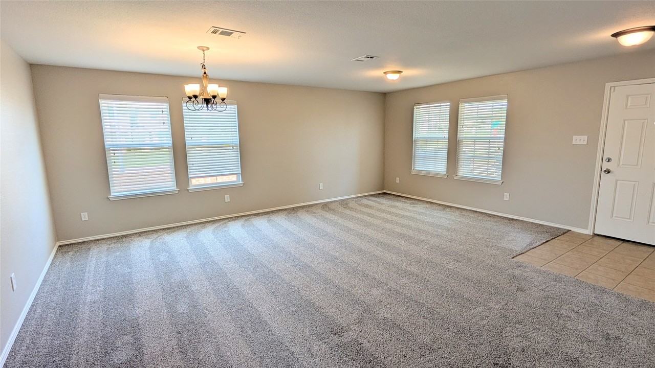 3200 Brixton Dr - Photo 5 of 40
