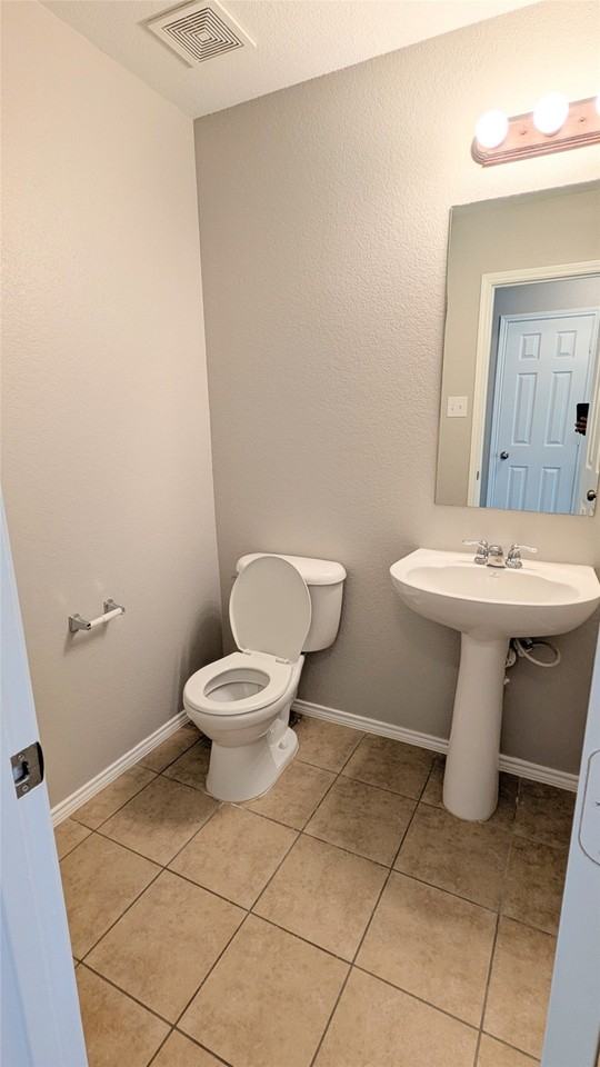 3200 Brixton Dr - Photo 6 of 40