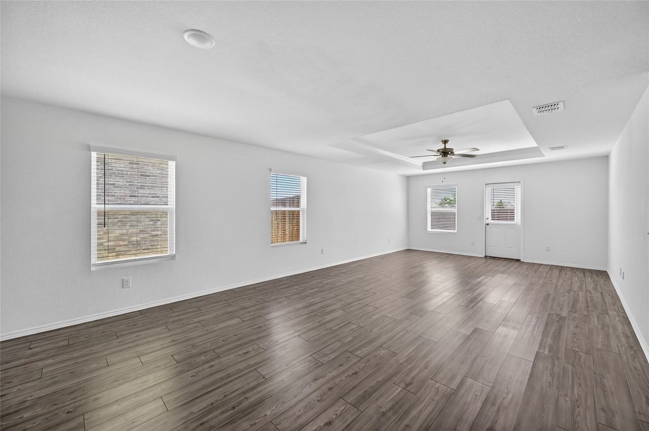 4417 Benham Dr - Photo 2 of 21
