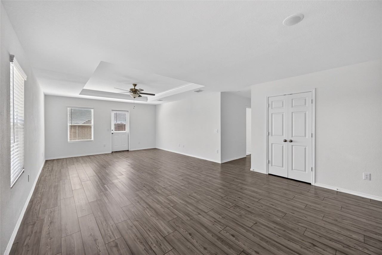 4417 Benham Dr - Photo 3 of 21