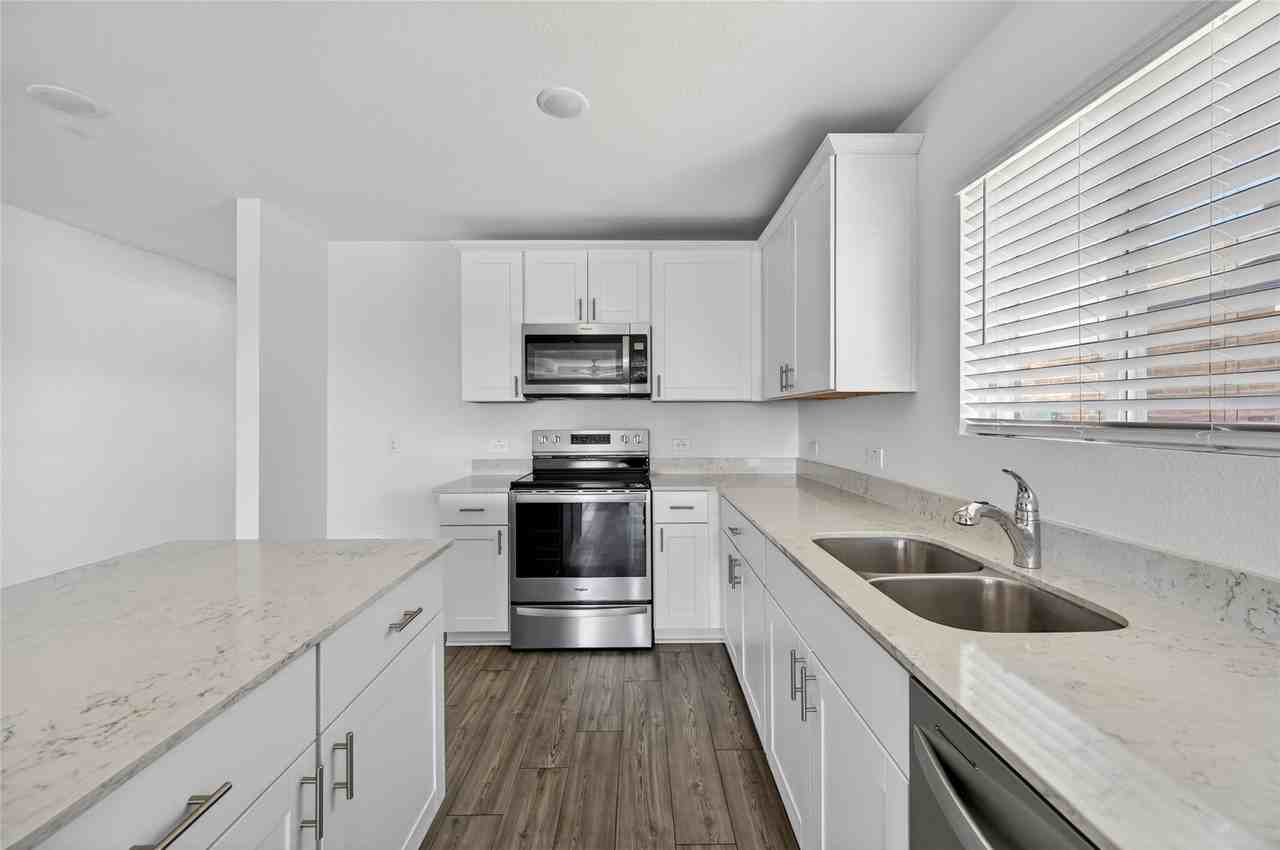 4417 Benham Dr - Photo 6 of 21