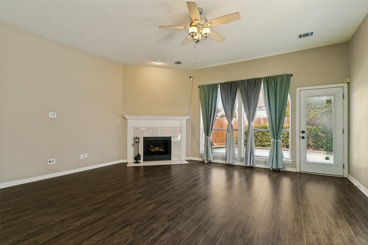 2321 San Gabriel Dr - Photo 4 of 14