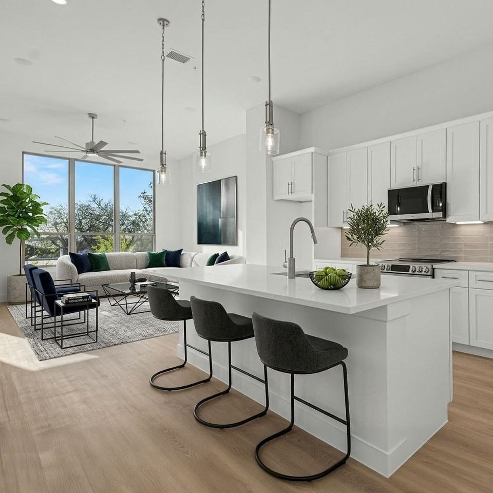 2524 Havenhurst St #102 - Photo 4 of 37