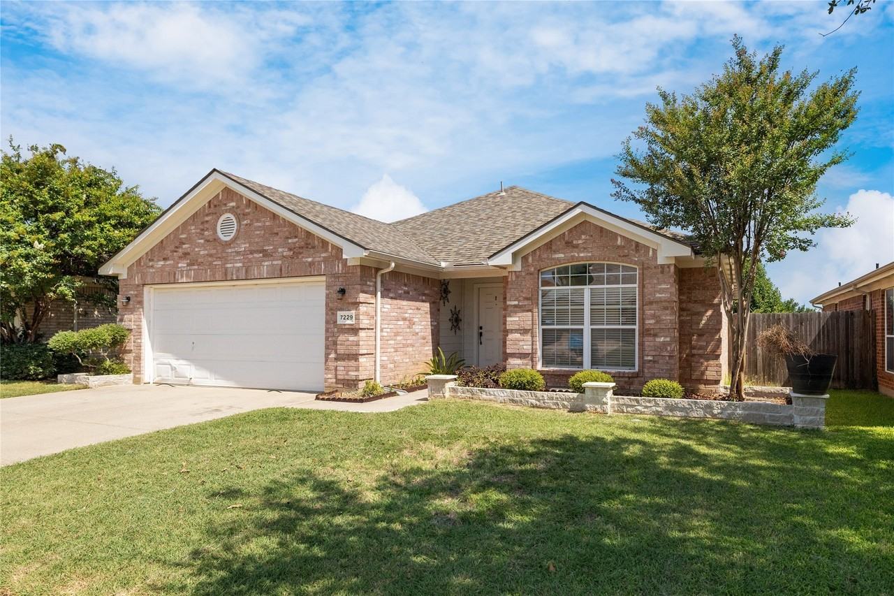 7229 Specklebelly Ln - Photo 2 of 33