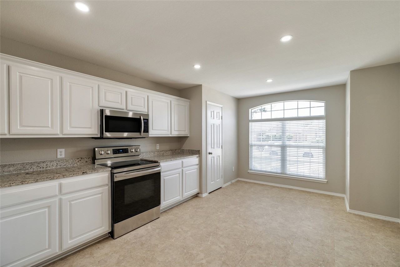 7229 Specklebelly Ln - Photo 4 of 33