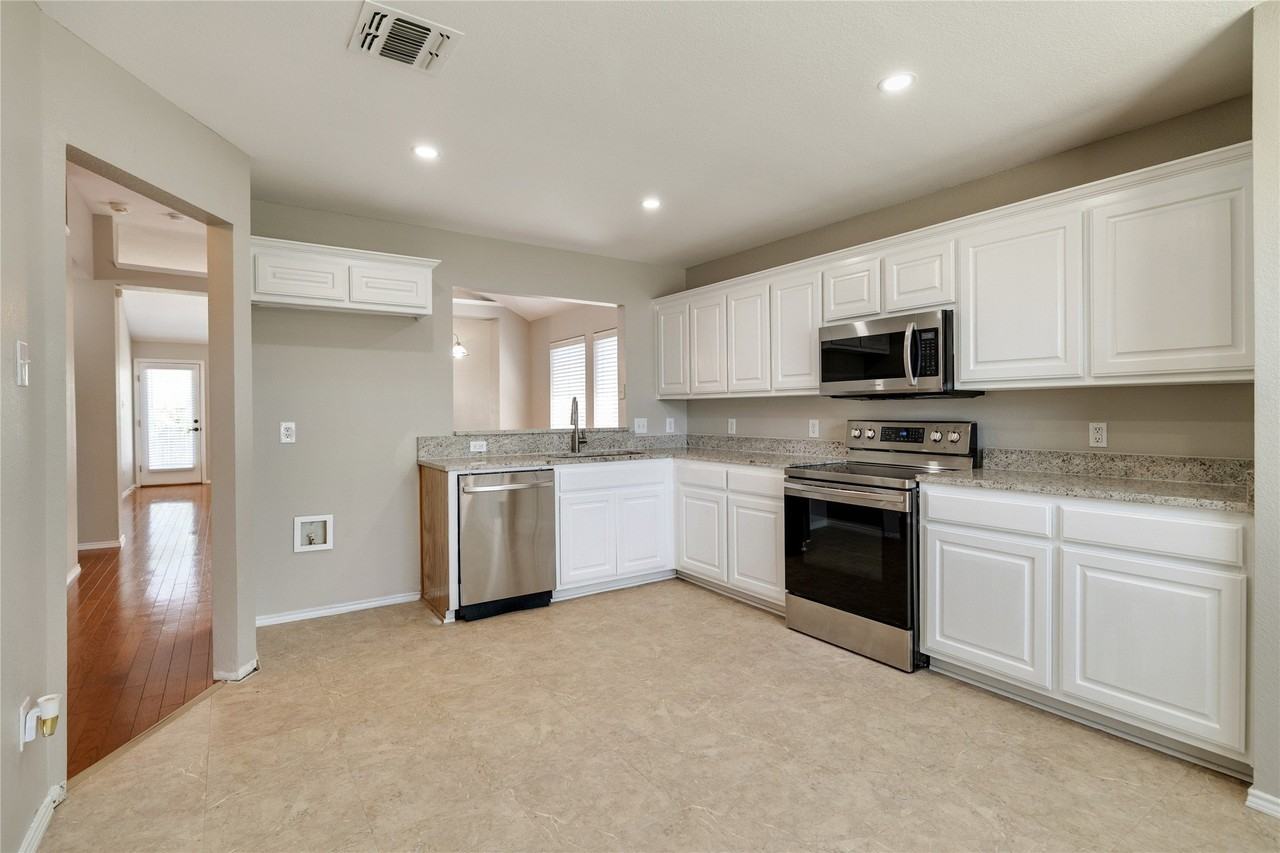 7229 Specklebelly Ln - Photo 5 of 33