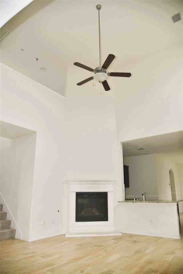 1405 Acmite Ave - Photo 6 of 24