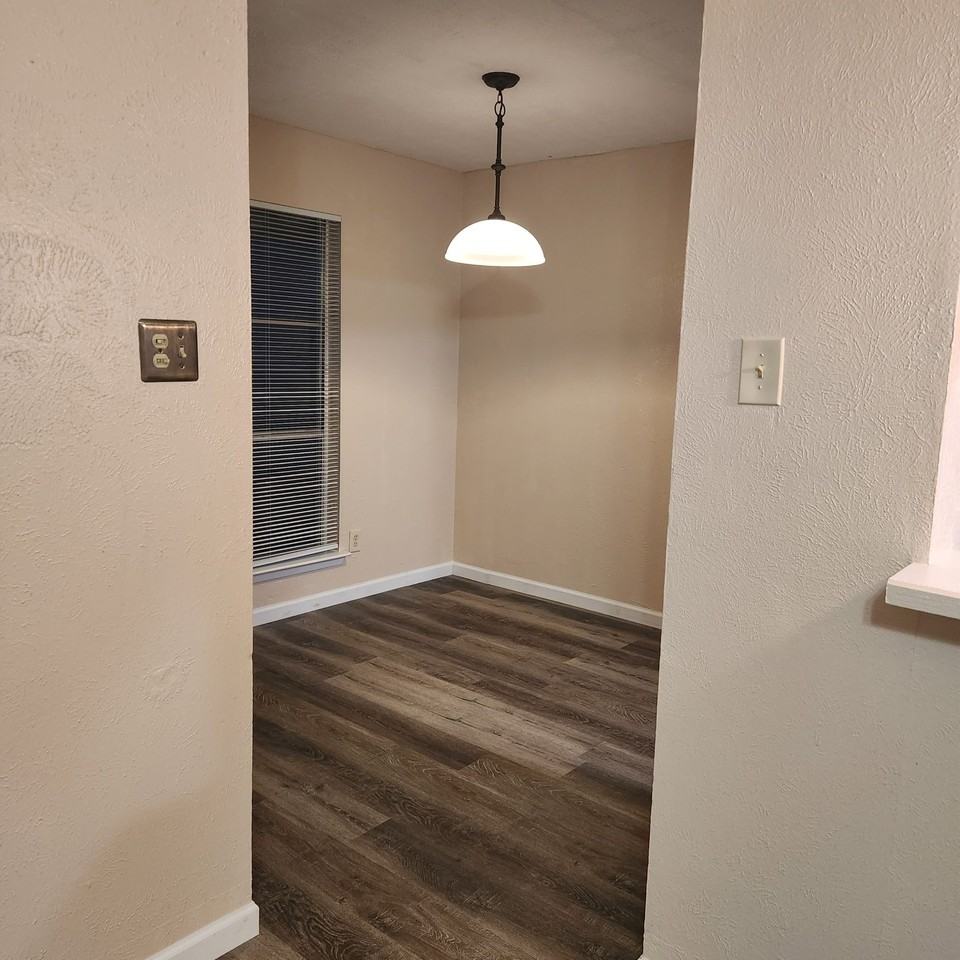 324 Valley Park Dr - Photo 2 of 14