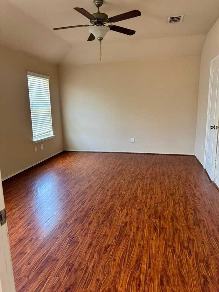 2808 Houston Wood Dr - Photo 4 of 25