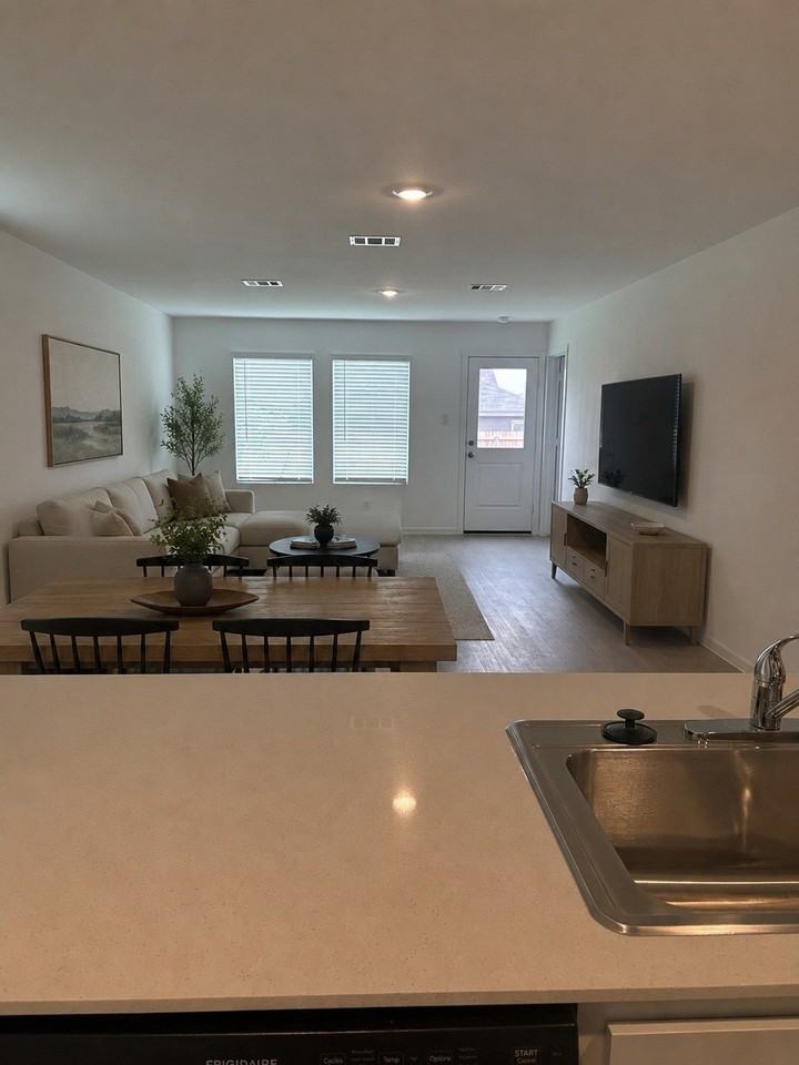 1325 Little Flock Dr - Photo 2 of 12